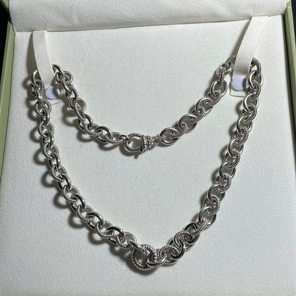 Judith Ripka chain neclace